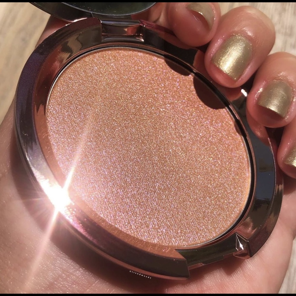 BECCA COSMETICS PRESSED SHIMMERING SKIN PERFECTER - OWN YOUR LIFHT - BRAND NEW - Picture 9 of 11